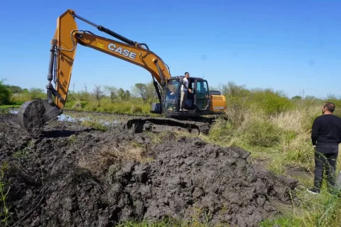 Avanzamos con obras de defensa hídrica en paraje El Doce